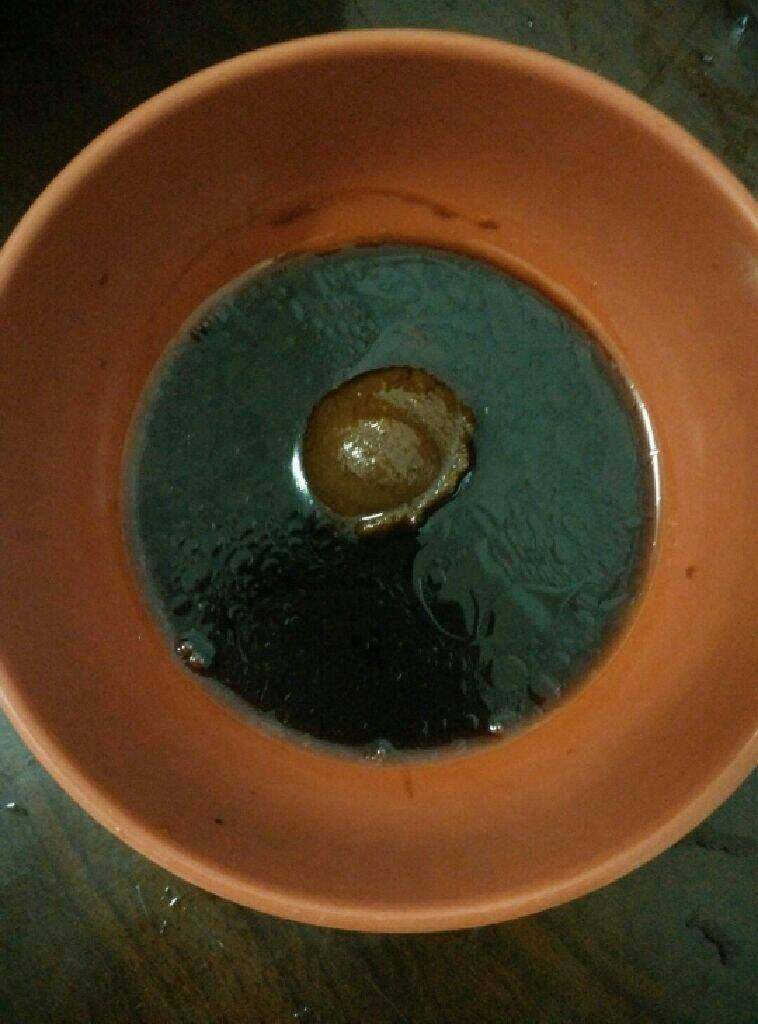 烤老豆腐,如图,把五种调料放在小碗里,然后搅拌均匀