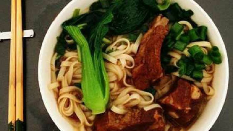 红烧排骨面