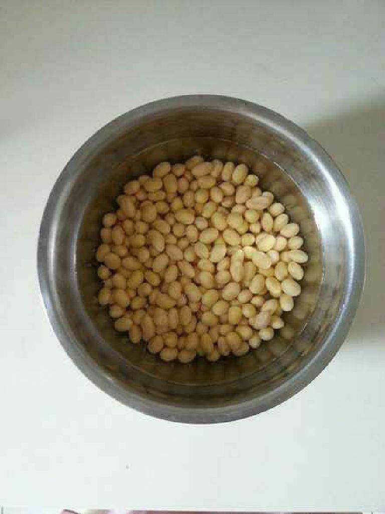 家庭版老豆腐,黄豆 加清水提前一晚泡发。