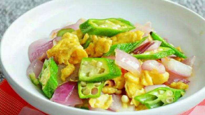 秋葵洋葱炒鸡蛋