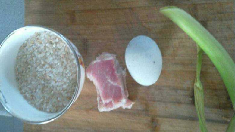皮蛋瘦肉粥,准备材料