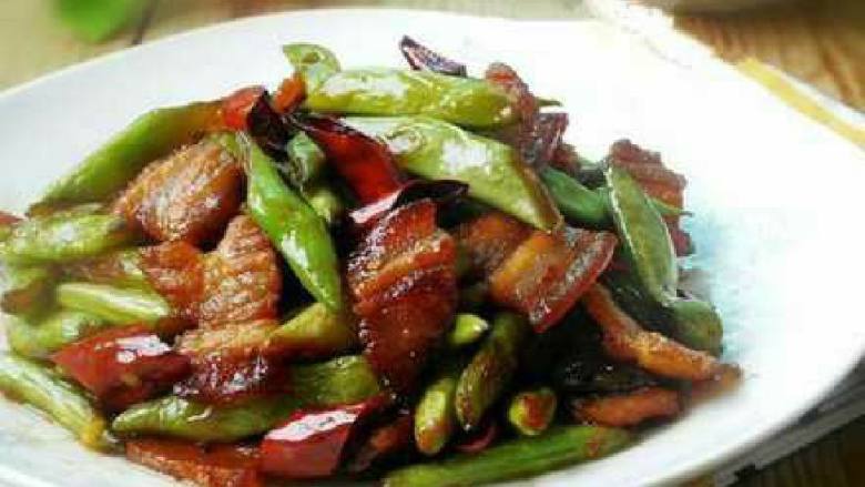 五花肉炒四季豆