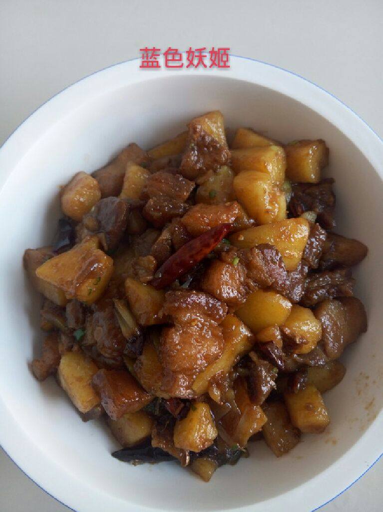土豆炖五花肉