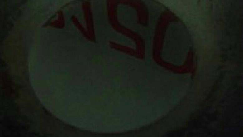 剁椒鱼头,油烧热，冒青烟的时候离火，数三个数，浇在鱼上即可。