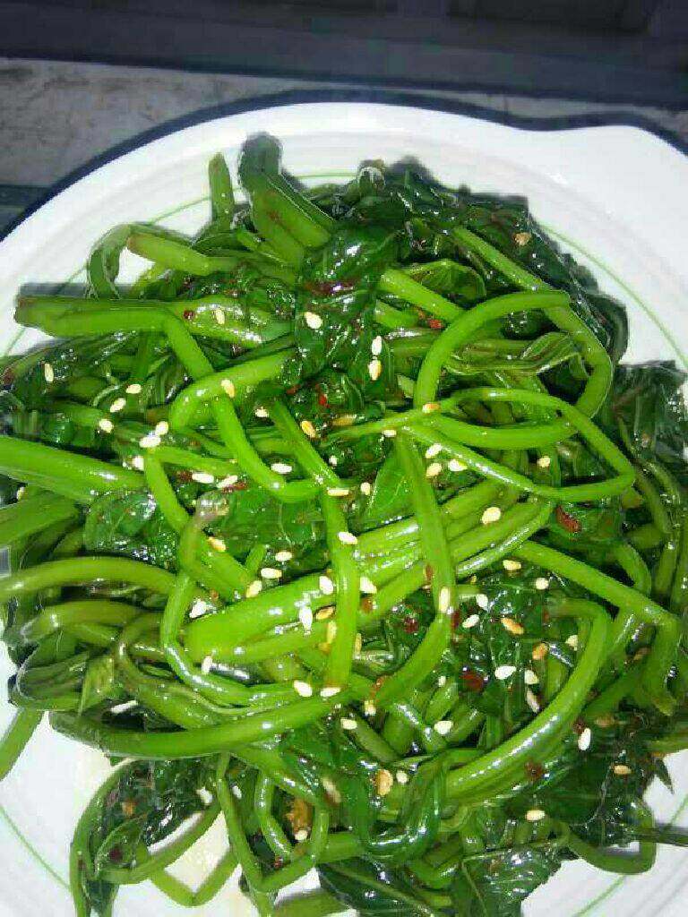 凉拌番薯叶,好了可以吃了。