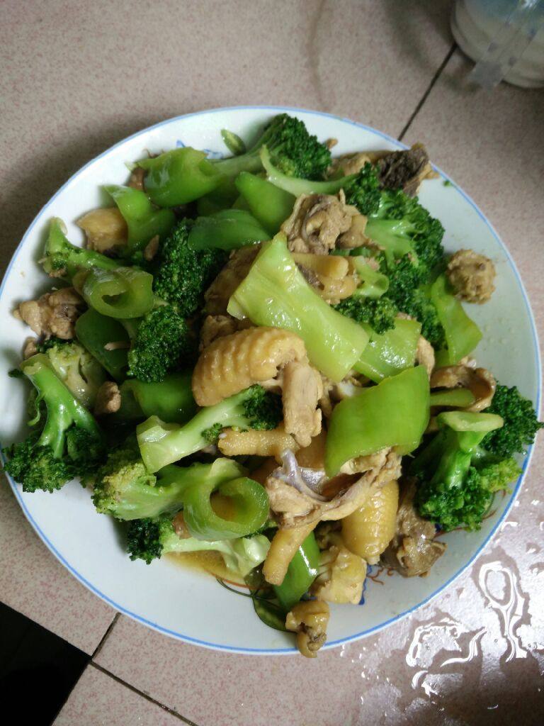 青椒西兰花炒鸡肉