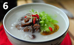 芹菜海参粥,盛出碗中,加入几粒枸杞装饰,即可