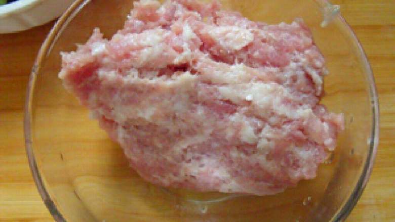 麻婆茄子,<a style='color:red;display:inline-block;' href='/shicai/ 414'>猪肉</a>剁成肉泥