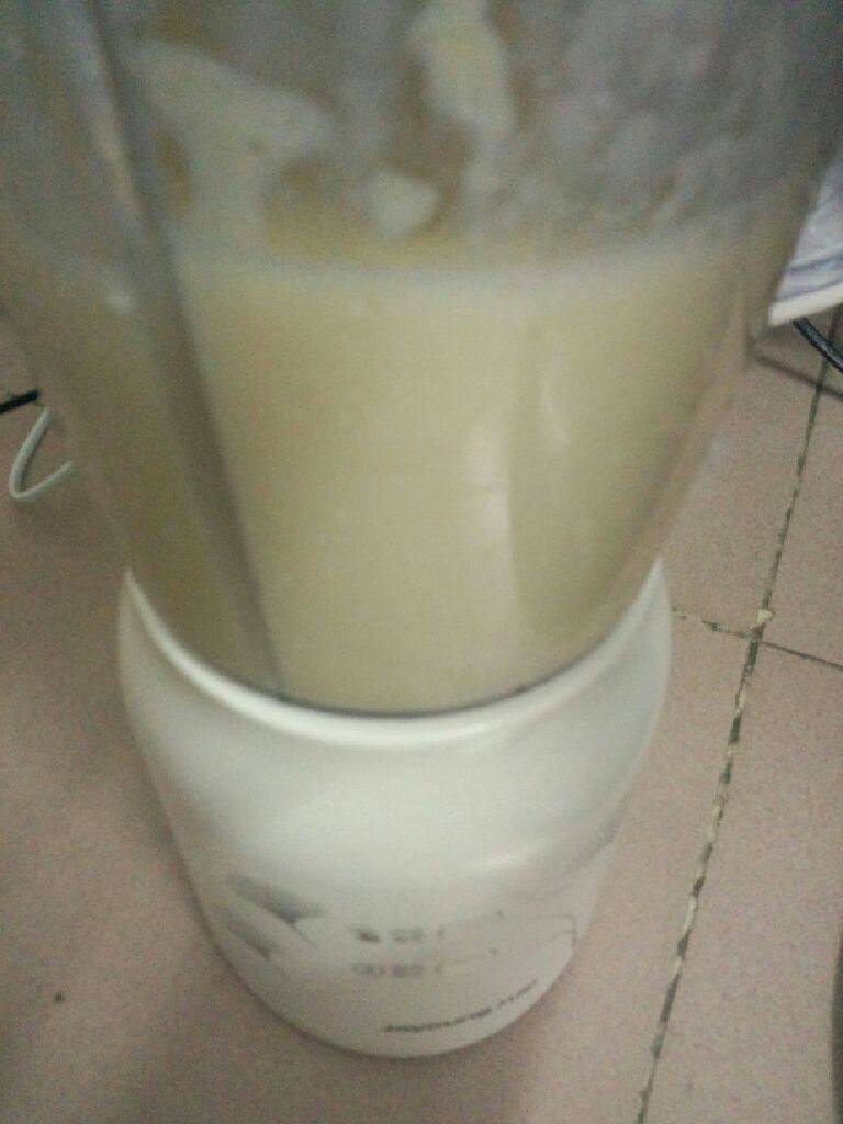 菠萝酸奶雪条,进行打碎均匀