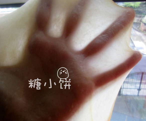 焦糖奶油排包,可以撑开大片并且相对比较结实的薄膜,如图
