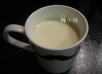 抹茶豆乳布丁,豆浆加热,推荐60℃左右,我没温度计,就是手摸着比较烫