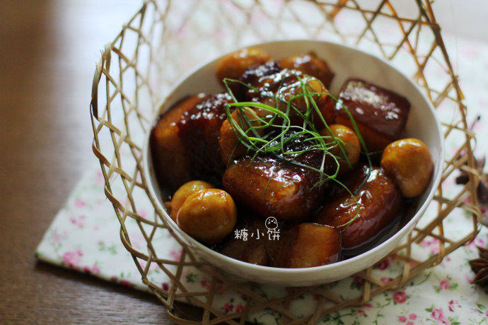 鹌鹑蛋红烧肉