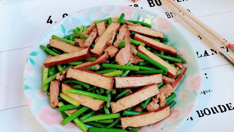 蒜苔香干,配上米饭,超级下饭哟!