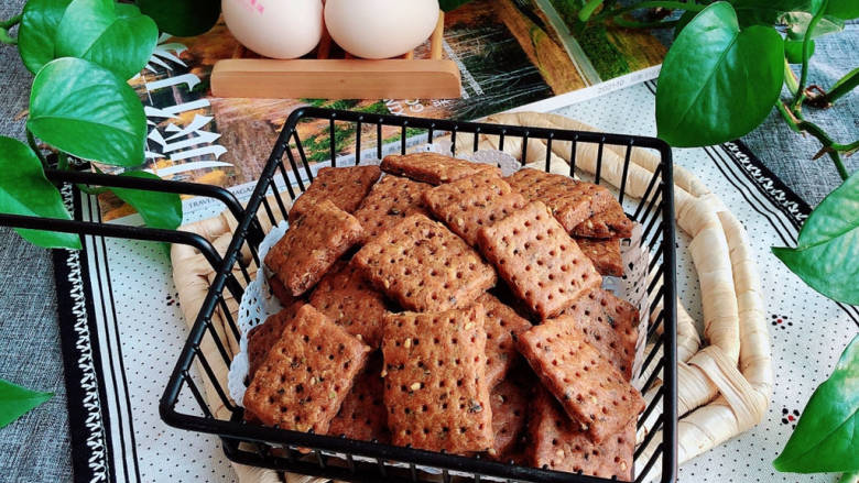 苏打饼干,无糖海苔苏打饼干就上桌了!