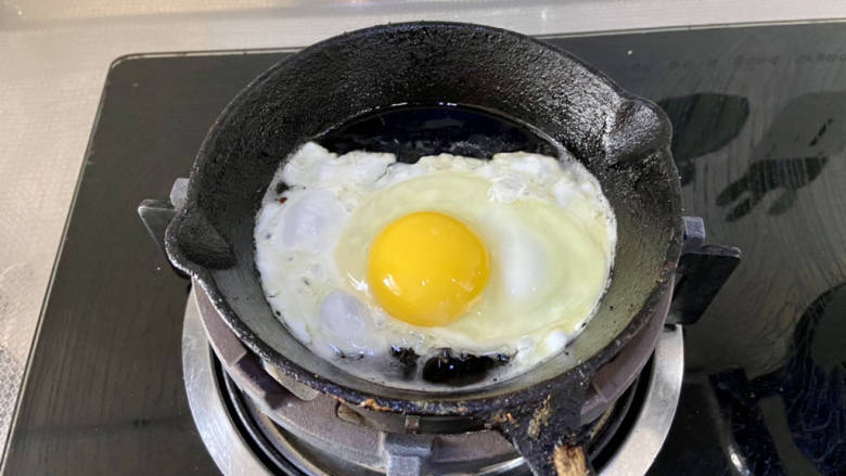 羊肉荞麦面,煎一个溏心蛋,