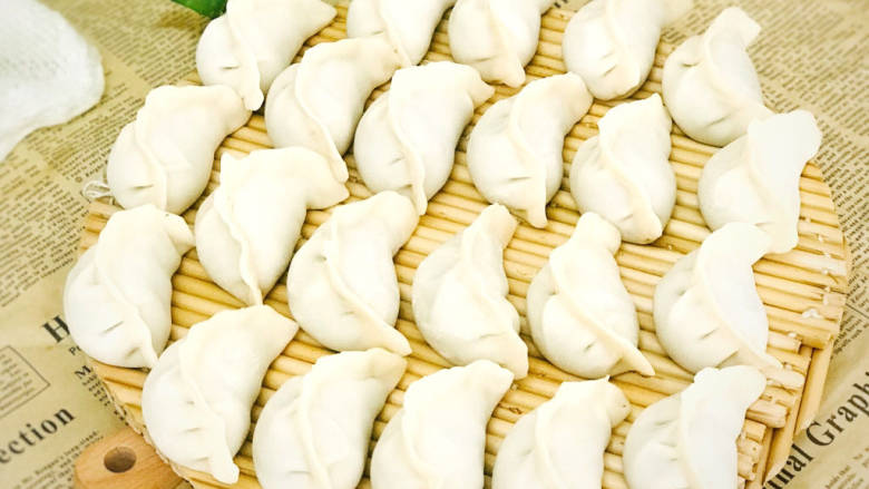 蛤蜊水饺,按照自己的喜好,包成饺子