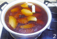 烟熏鸡翅,锅内加入【辅材】全部材料,搅匀,加入鸡翅