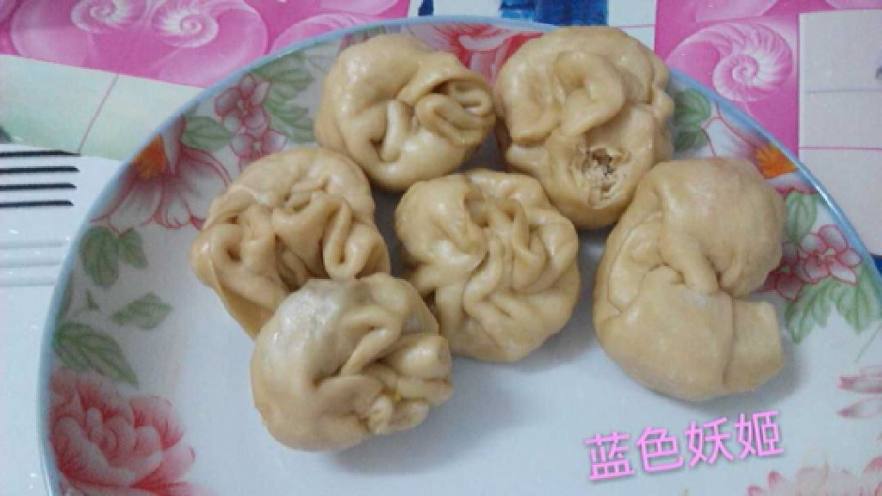 鸡蛋肉松包子