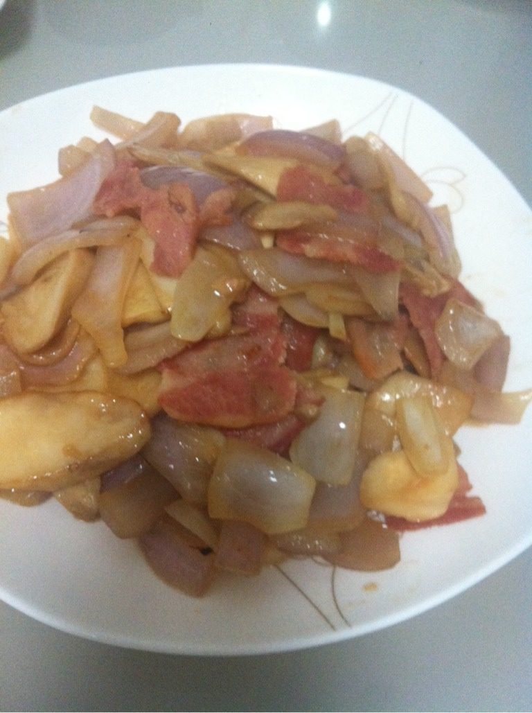 洋葱杏鲍菇炒培根