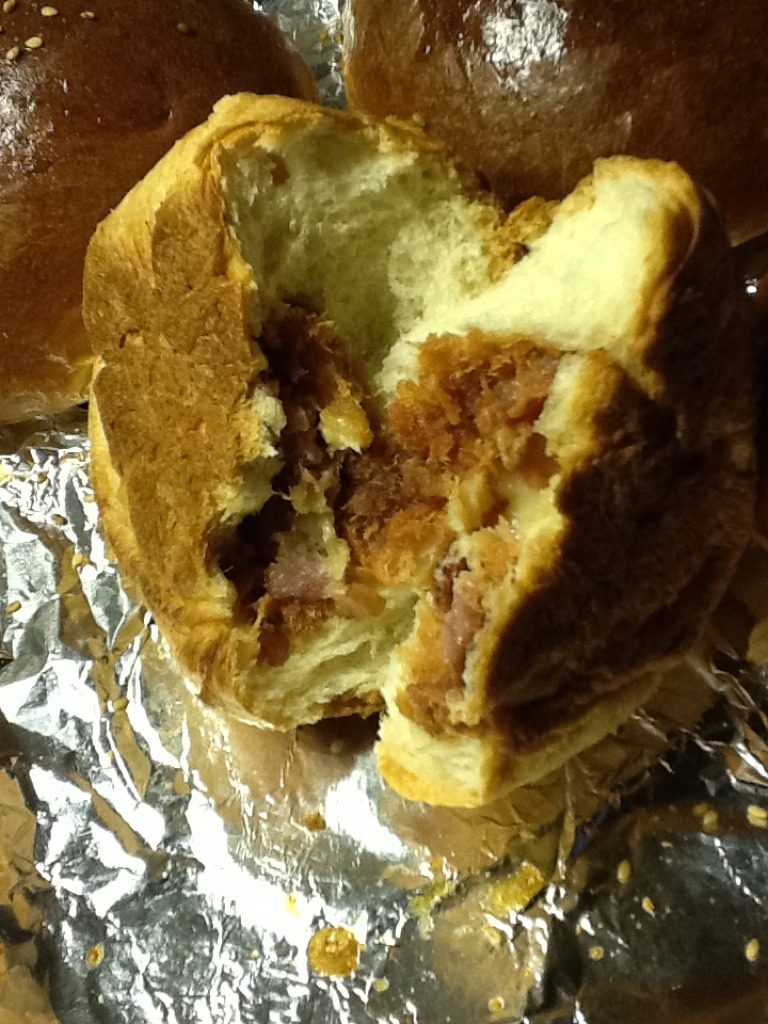 肉松培根奶酪面包