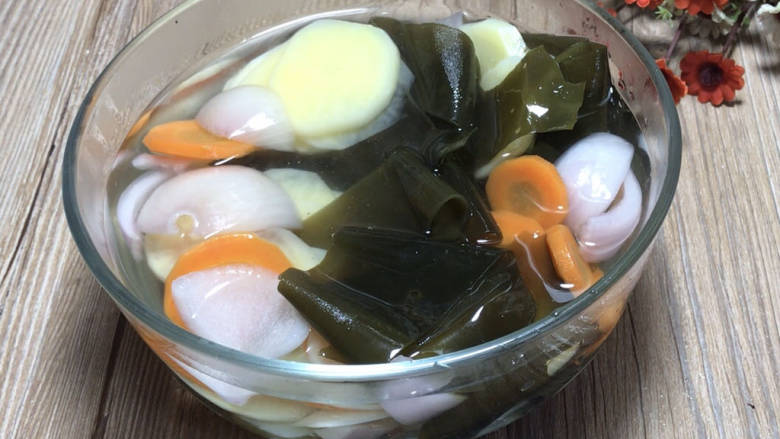 【家常版】冷串串,捞出放入凉开水中,过凉
