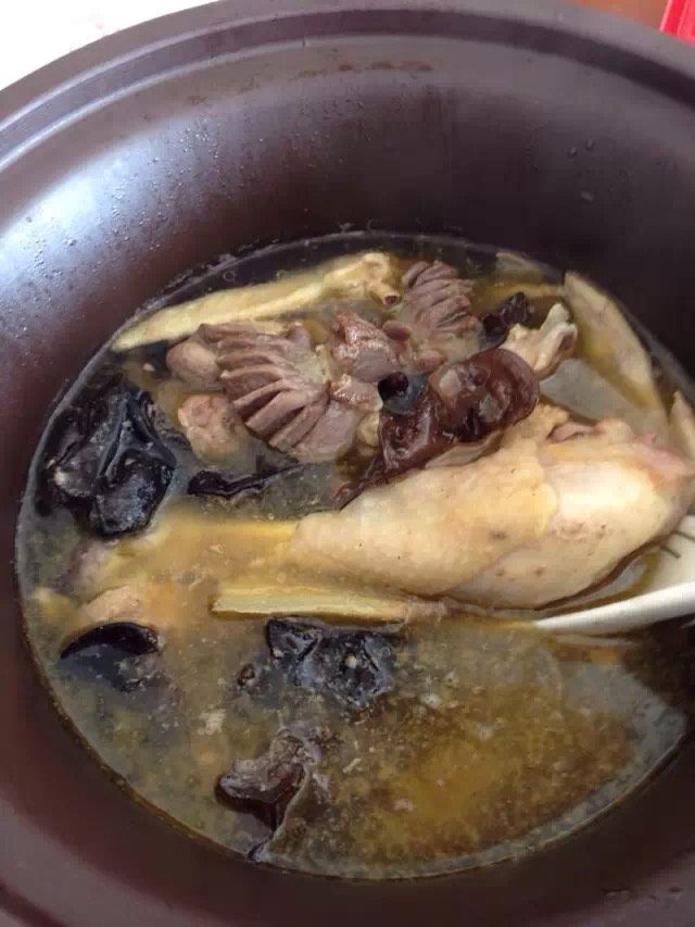 木耳炖鸡