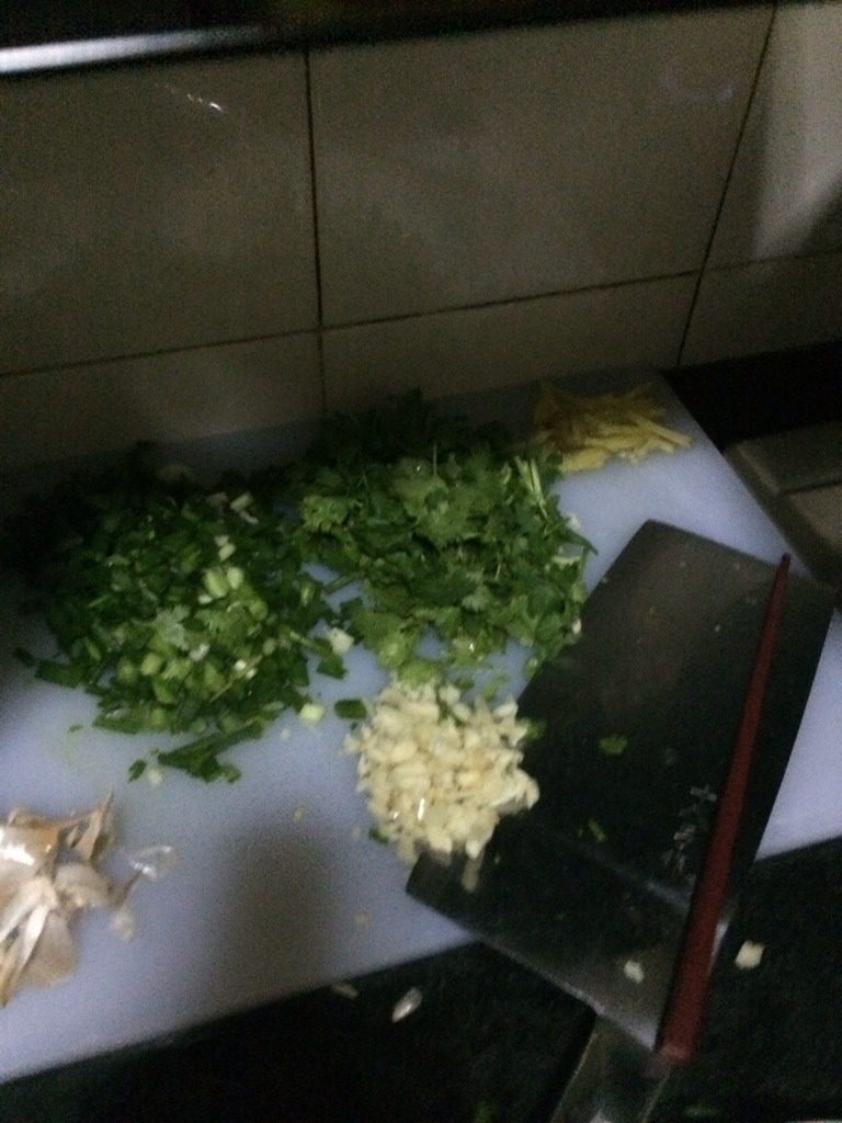 潮式鱼头,姜。蒜。葱。湘菜。
