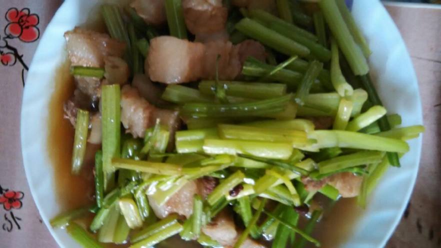 芹菜炒肉