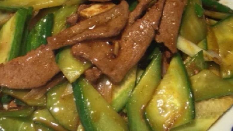 黄瓜炒瘦肉