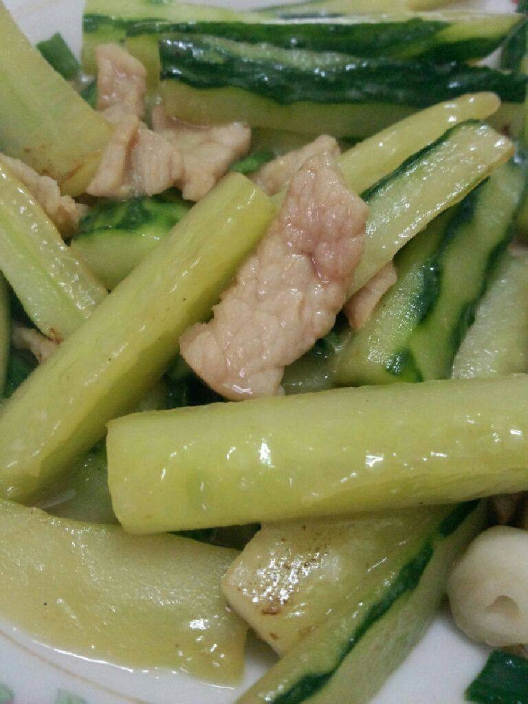 黄瓜条炒肉丝