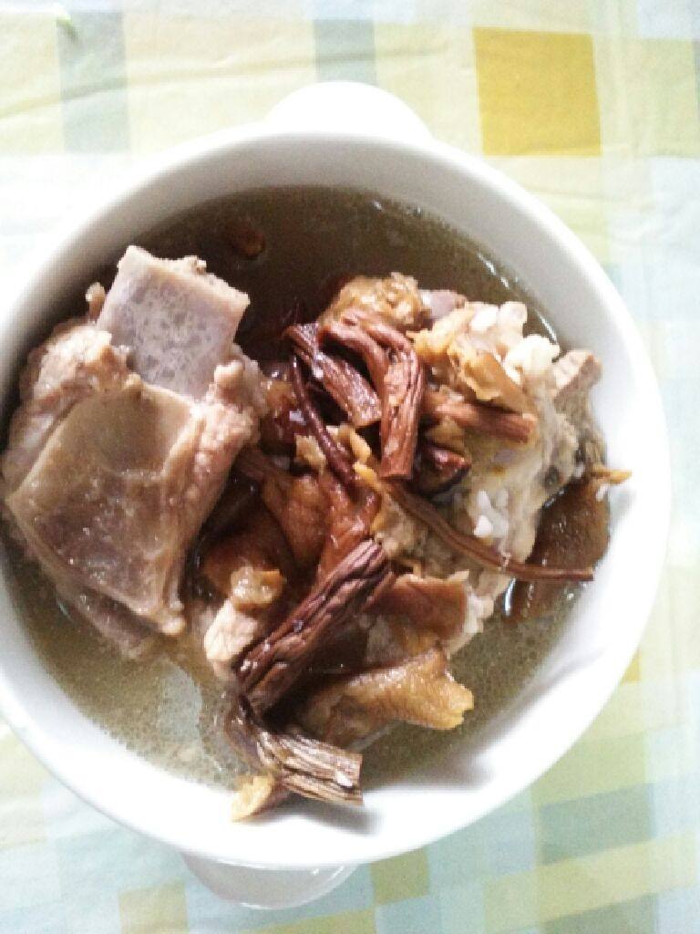 排骨茶树菇汤