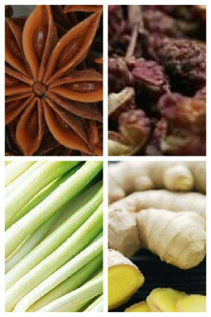 焖猪蹄,准备材料如图，<a style='color:red;display:inline-block;' href='/shicai/ 413'>猪蹄</a>清洗干净用盐腌制，锅中放水放<a style='color:red;display:inline-block;' href='/shicai/ 3250'>葱</a><a style='color:red;display:inline-block;' href='/shicai/ 37'>姜</a>烧开后，放入<a style='color:red;display:inline-block;' href='/shicai/ 413'>猪蹄</a>开着盖子煮两分钟，捞出用冷水冲降温，沥干