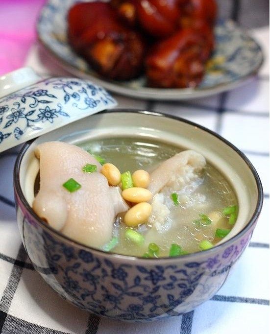 猪蹄黄豆汤