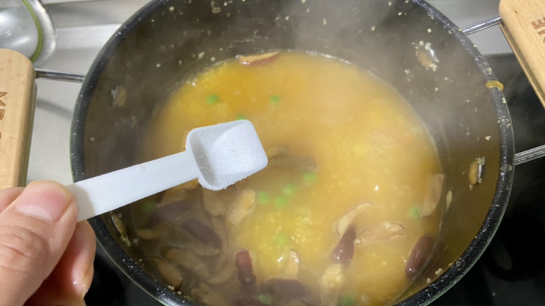 豆香拂金羹,根据个人口味加入少许食盐,清淡点,不要太咸了