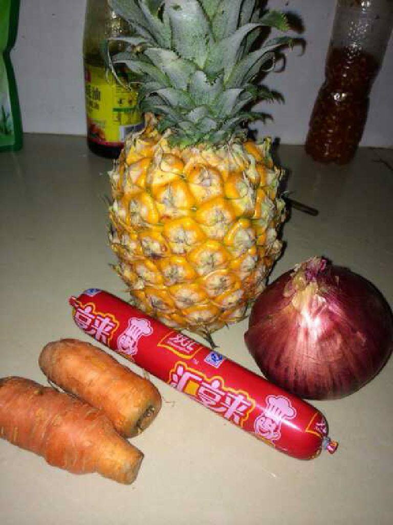 火腿菠萝炒饭,准备材料