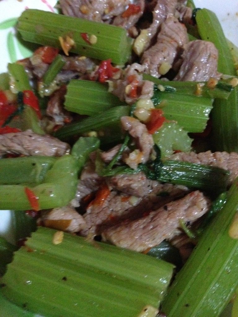 西芹炒牛肉