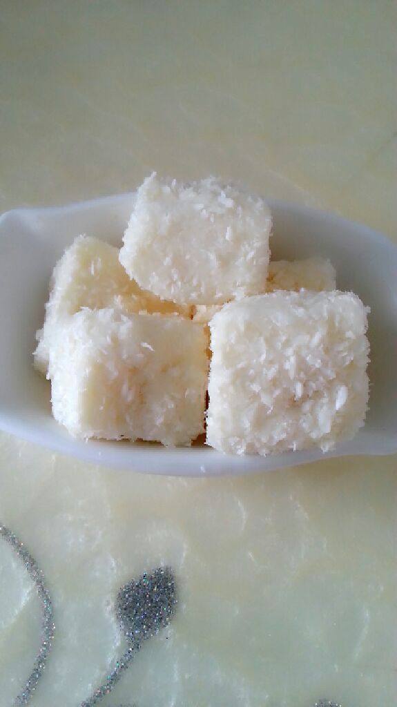 牛奶椰蓉小方