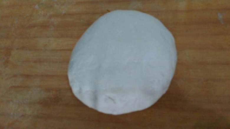 青椒猪肉水饺,面和好