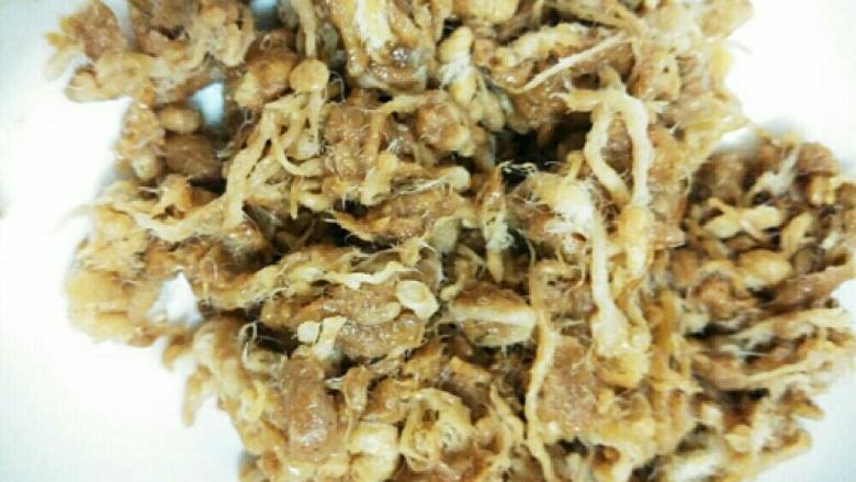 肉松花生酱小餐包,如图,准备好的馅料,这个首次做的,觉得太干了,所以我在这次的配方中加的<a style='color:red;display:inline-block;' href='/shicai/ 156925'>水</a>比较多