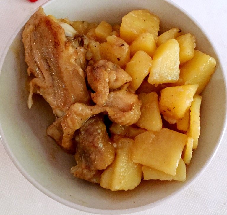 土豆炖鸡腿