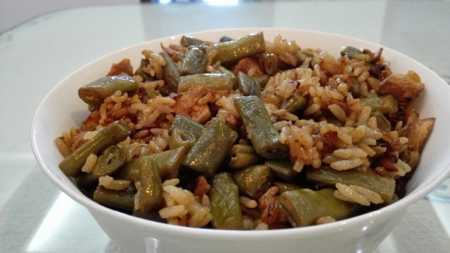 豆角鸡肉焖饭