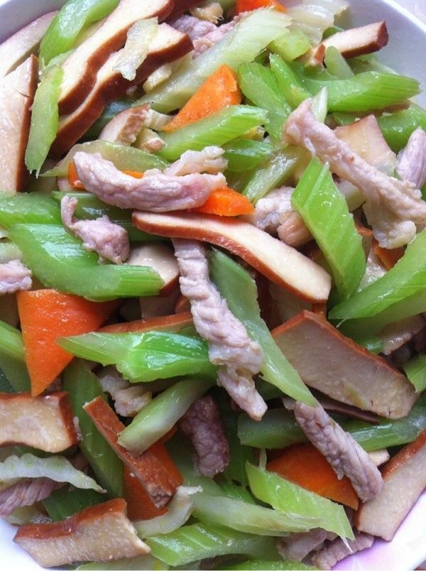 香干西芹炒肉丝
