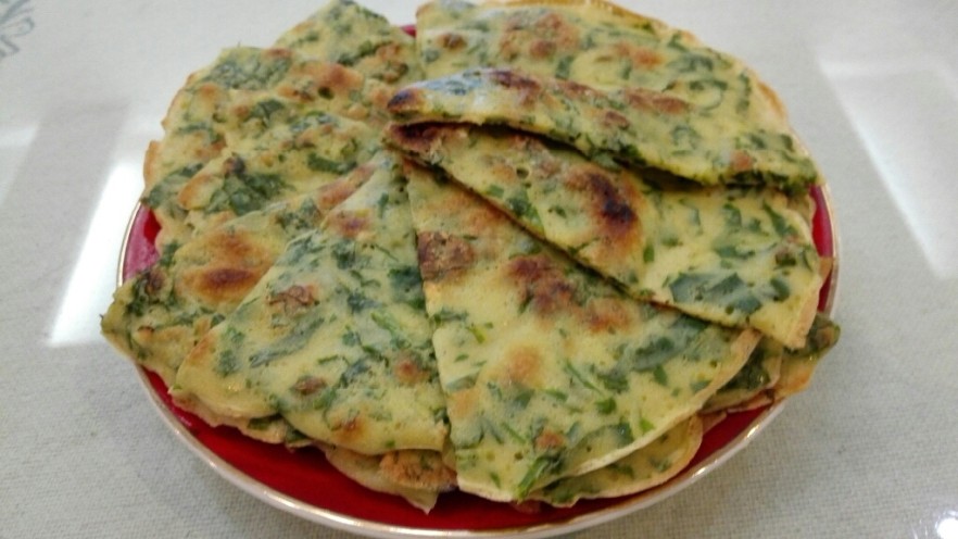 芹菜叶鸡蛋饼