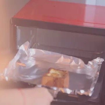 芝士蛋立方,取出烤盘,就可以装盘啦!