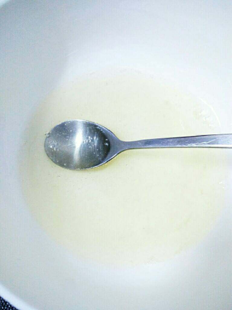 酸奶慕斯,隔水蒸至吉利丁片融化