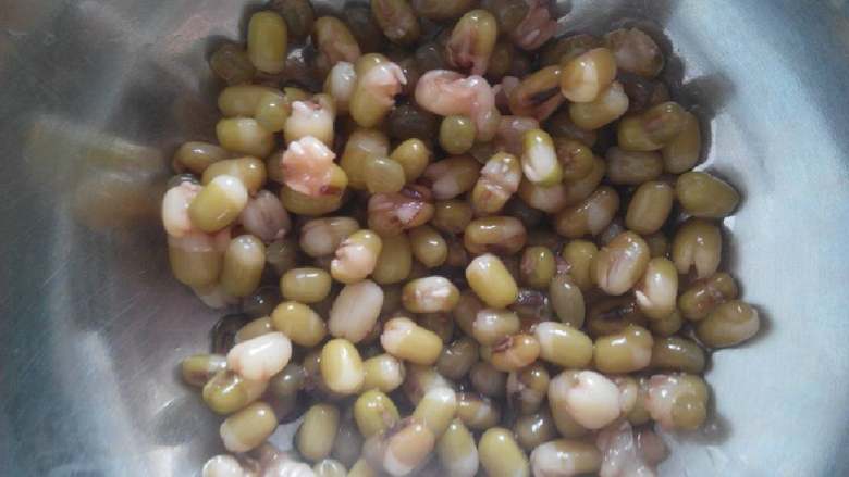 绿豆雪糕,煮熟的绿豆