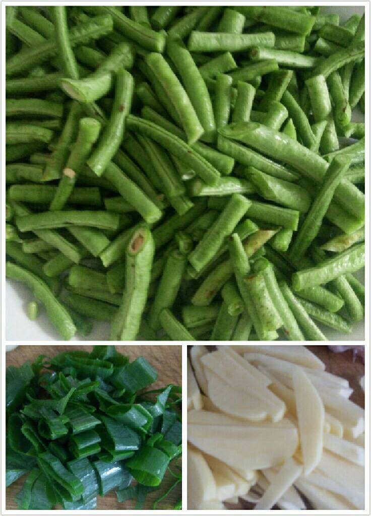 豆角炒土豆,所有原料洗净切好备用