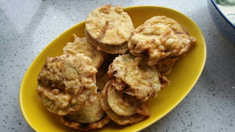 茄盒豆角盒,美味的茄盒豆角盒出锅
