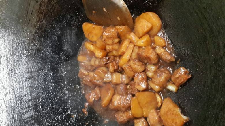 五花肉烧土豆