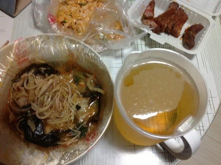 麻辣烫、凉皮、烤羊肉、青岛扎啤